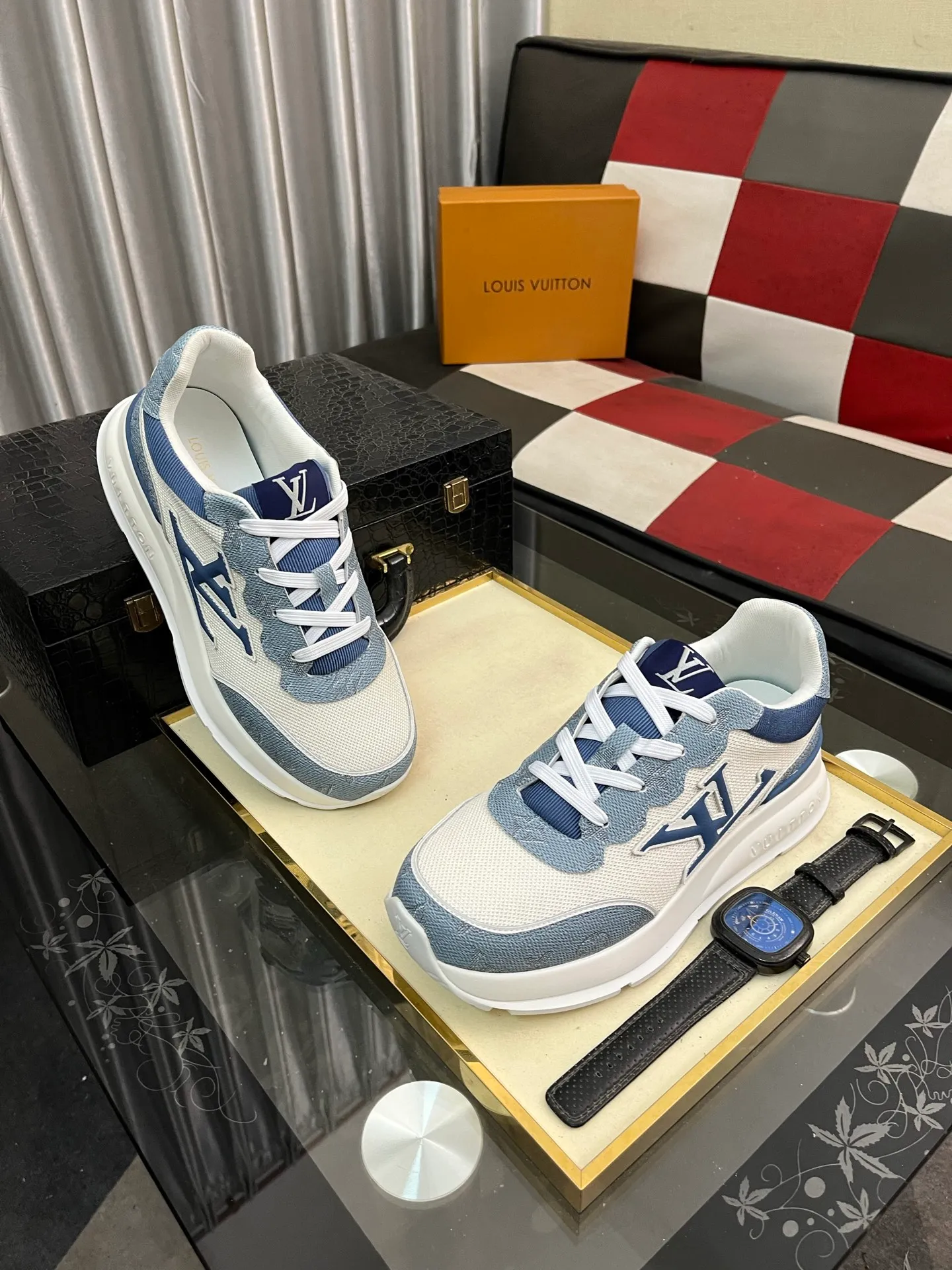 Men's shoes 💰458⌚️⌚️【LOUlS VUlTTON】Louis Vuitton ~ unique and casual style. LV counter purchasing 🏃casual shoes😍😍 are on sale at the men's counter at the same time. Italian imported brands select top-layer Italian cowhide. 🐑Sheepskin lining (refuses to discolor and grind feet) Sole: Original sole specially provided by the original factory 🎬Better in kind Code number: 38-443⃣️Color selection